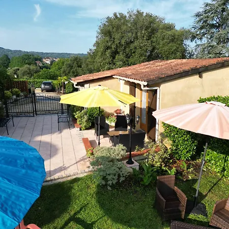 Domaine Lacoste Frühstückspension 4*