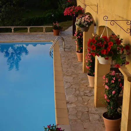 Frühstückspension Domaine Lacoste 4*