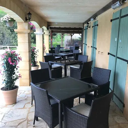 Domaine Lacoste Bed & Breakfast