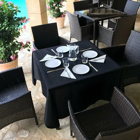 Bed & Breakfast Domaine Lacoste 4*