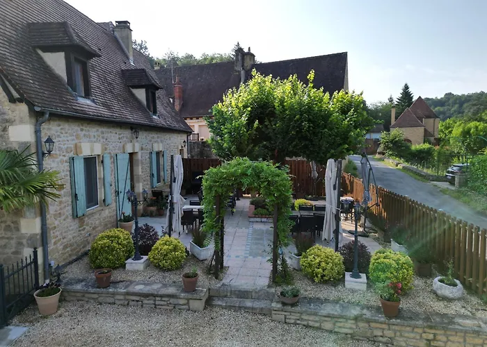 فندق مبيت وإفطار Domaine Lacoste 4*