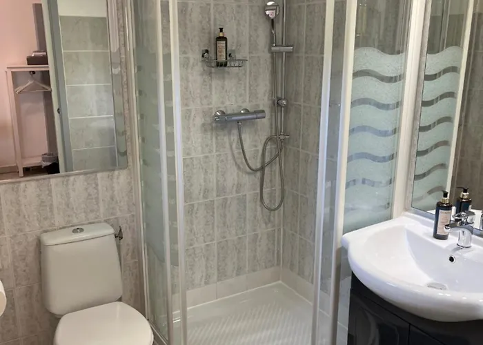 فندق مبيت وإفطار Domaine Lacoste 4*