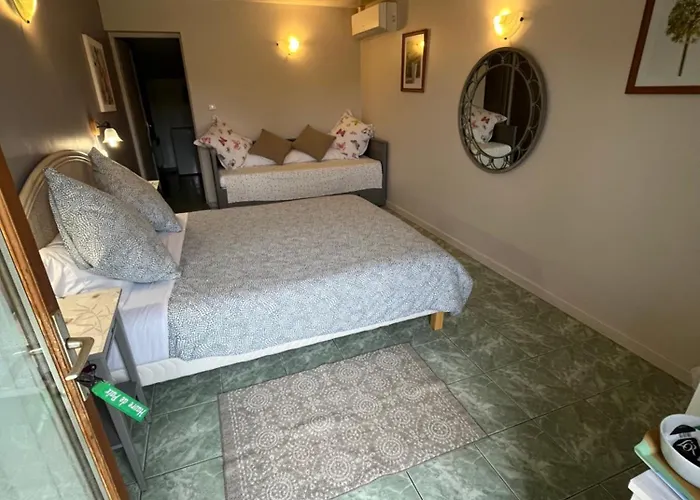 Frühstückspension Domaine Lacoste 4*